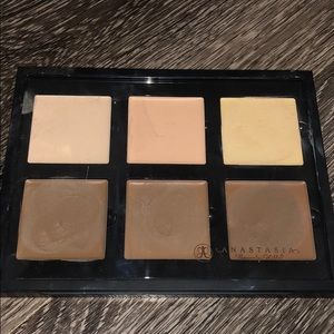 Anastasia Beverly Hills contour cream kit